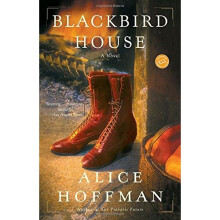 Blackbird House (Ballantine Reader's Circle)