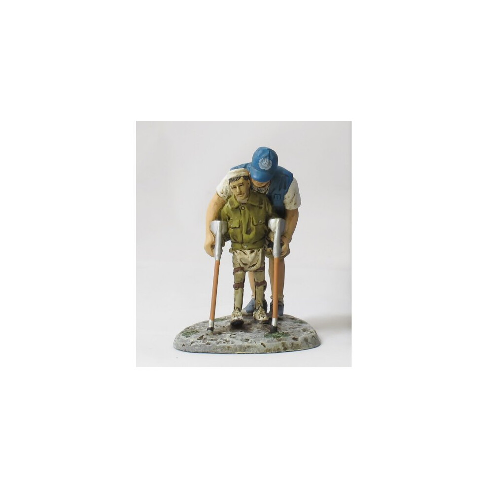 corgi forward figure civilians of war united nations relief model 1.32 scale