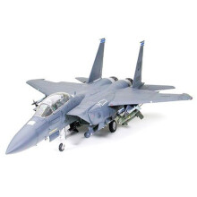 F-15E with Bunker Buster - 1/32 Aircraft Model Kit - Tamiya 60312