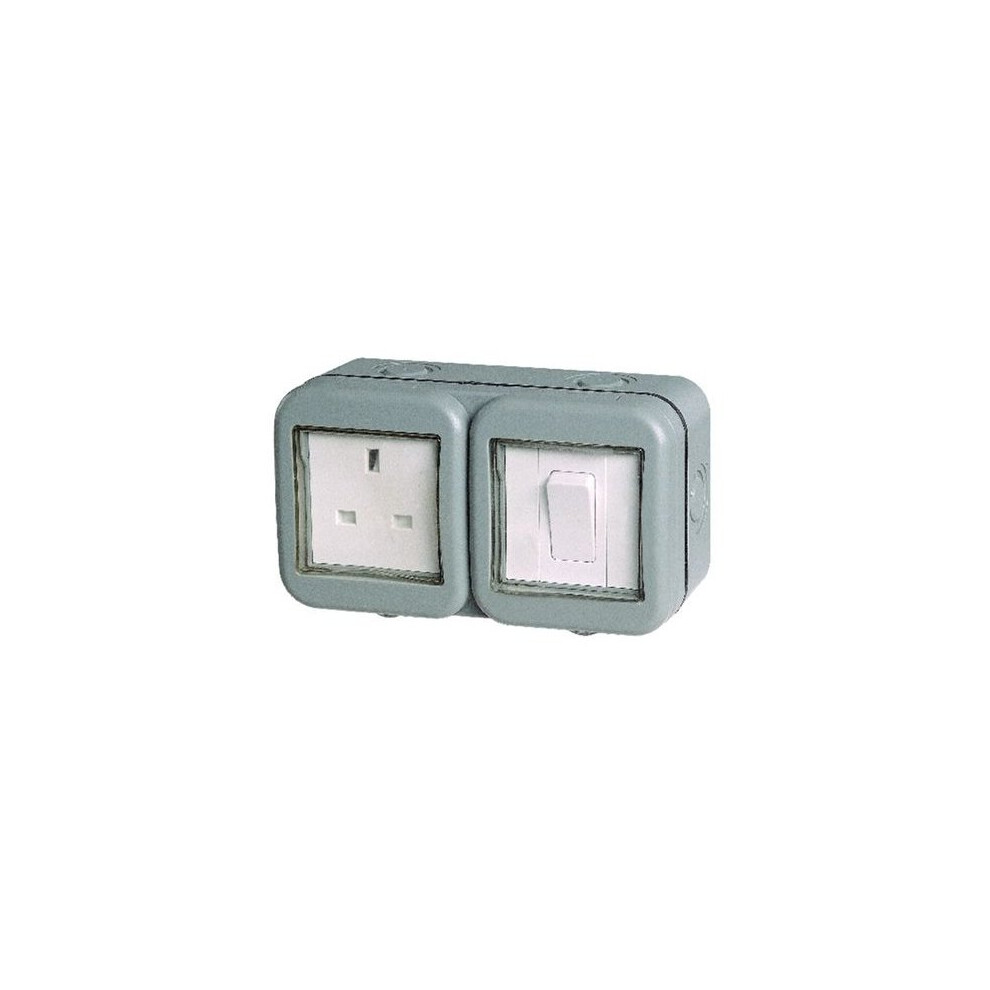 Weatherproof Ip55 Rated Outdoor Electrical Sock Plus 1 Gang Switch. 5050765037334