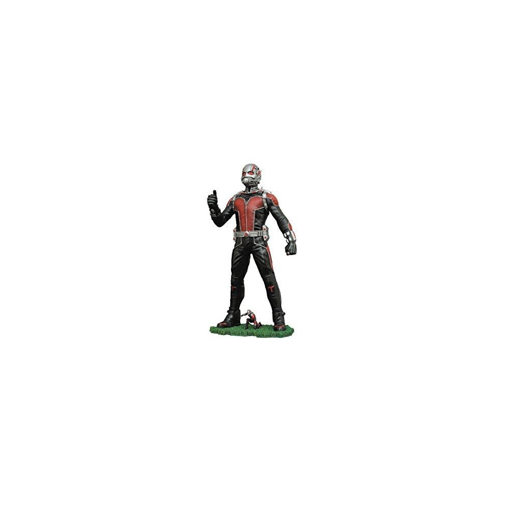 Diamond Select Toys Marvel Gallery: Ant-Man Movie Version PVC Figure, 9"