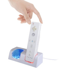 Dual Charging Station Dock for Nintendo Wii - White