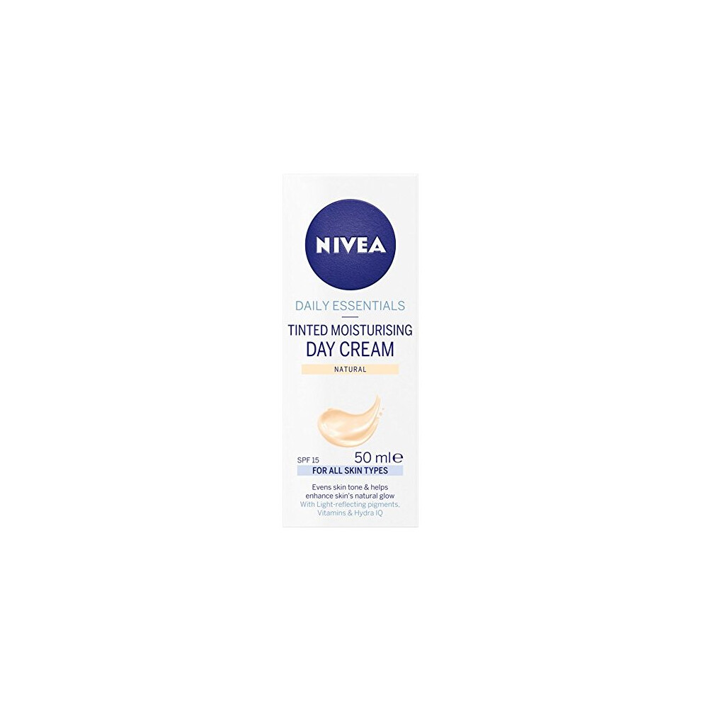 Nivea Visage Daily Essentials Tinted Moisturising Day Cream Natural SPF 15 (50ml)