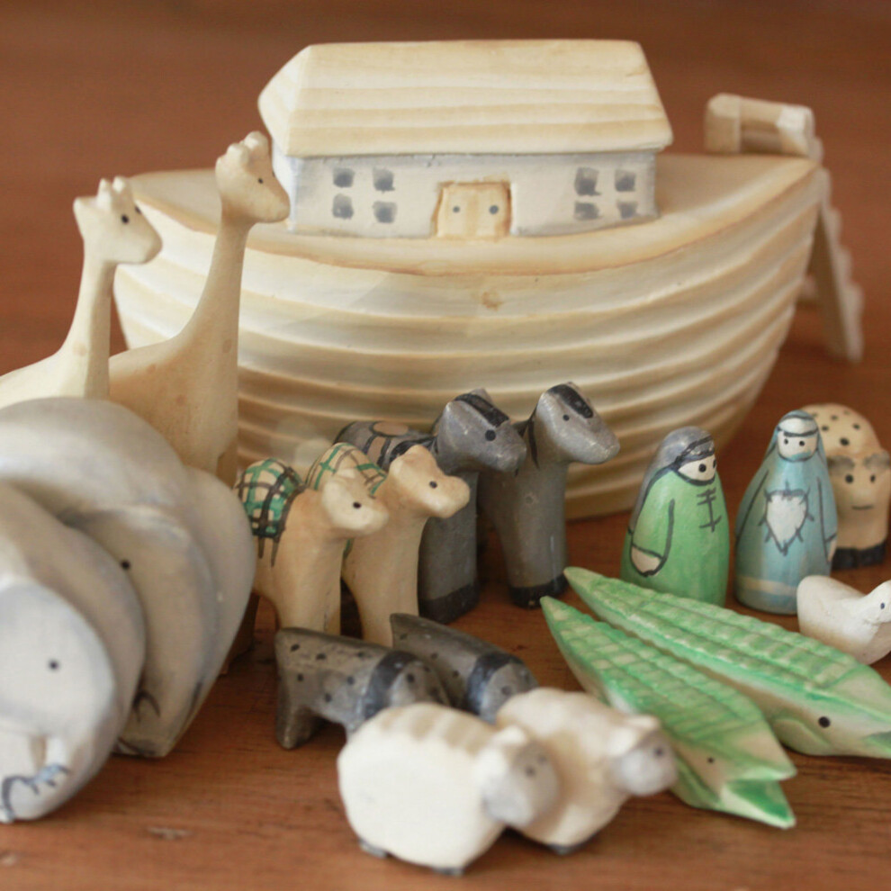 East of India Mini Wooden Noah's Ark & Animals - Baby Keepsake / Christening Present