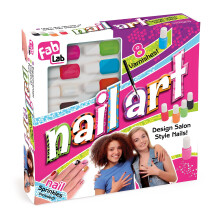 Nagelkunst-Set mit 7 Nagellacken und Herzverzierungen