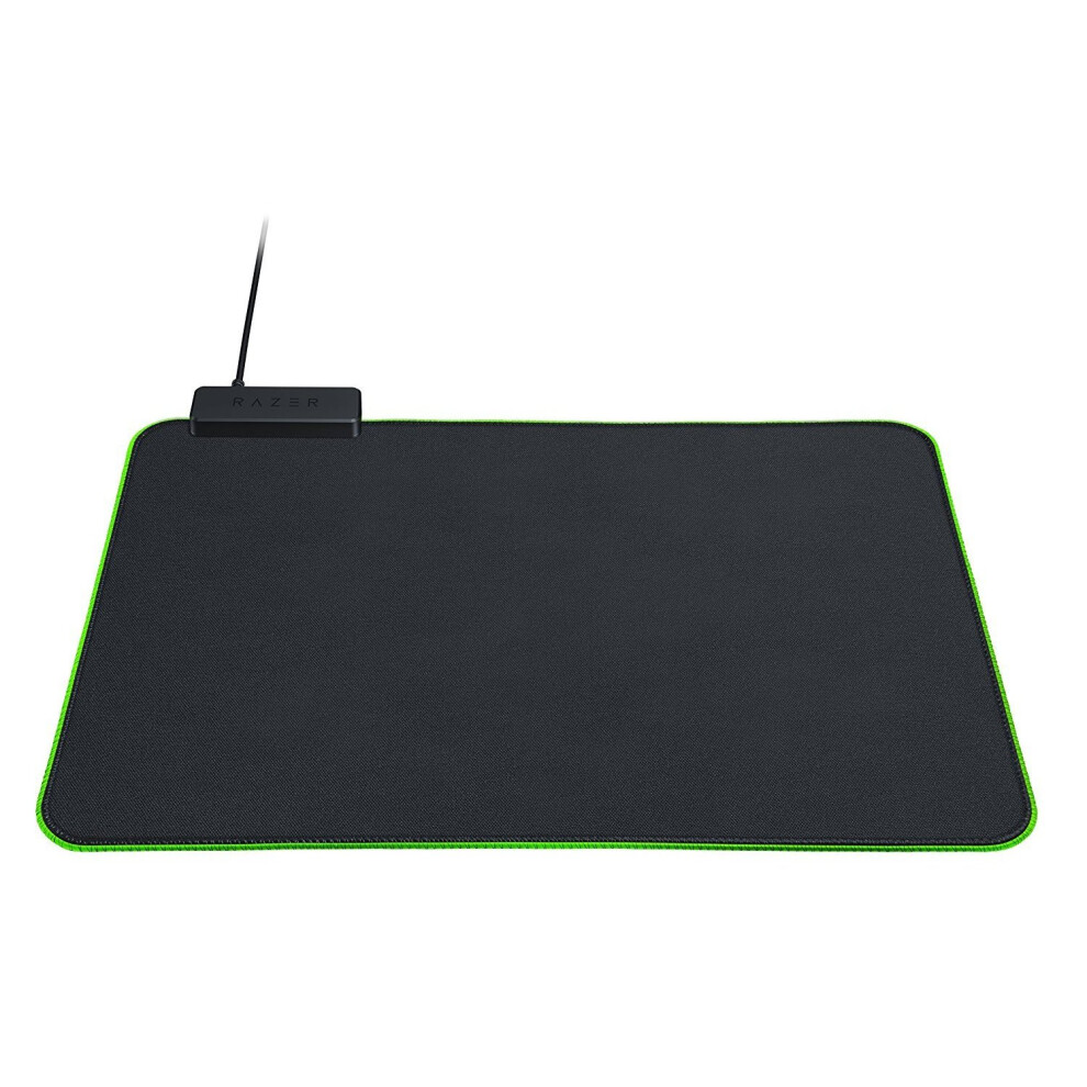 Razer Goliathus Chroma Soft Gaming Mouse Mat With Rgb Chroma Lighting (Gaming Mouse Pad With 16.8 Colors And Optimized For Both Speed And Control...