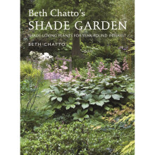 Beth Chatto's Shade Garden: Shade-Loving Plants for Year-Round Interest (Pimpernel Garden Classics)