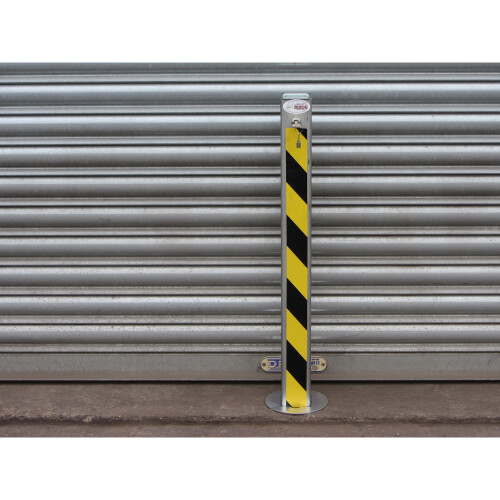 Auto-locking Telescopic Security post