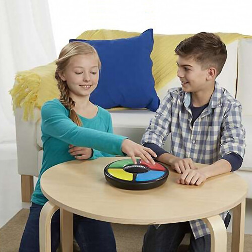 Hasbro GamingÂ â€“Â Classic Simon Game (b7962eu4) 2