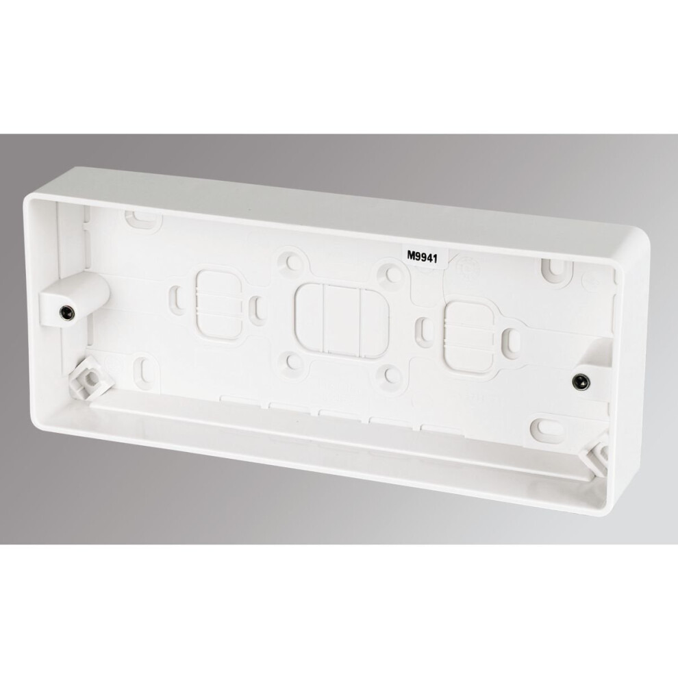 Mk 3-Gang Surface Pattress Box White 30Mm 5054480234870