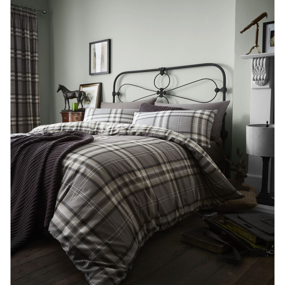 Catherine Lansfield Unisex Grey Kelso Check Duvet Cover Set In | Size: King - Image 2