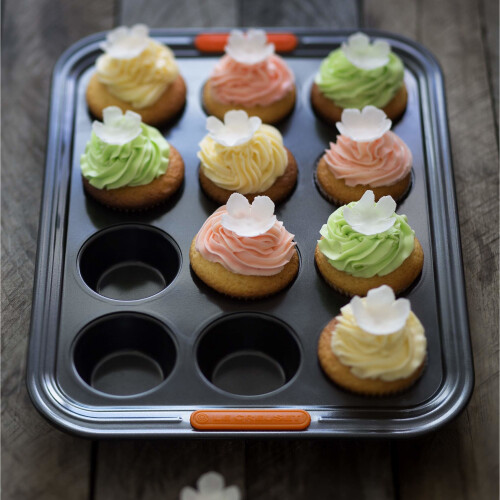 Le Creuset Le Creuset Toughened Non-Stick Bakeware 12 Cup Muffin Tray 1