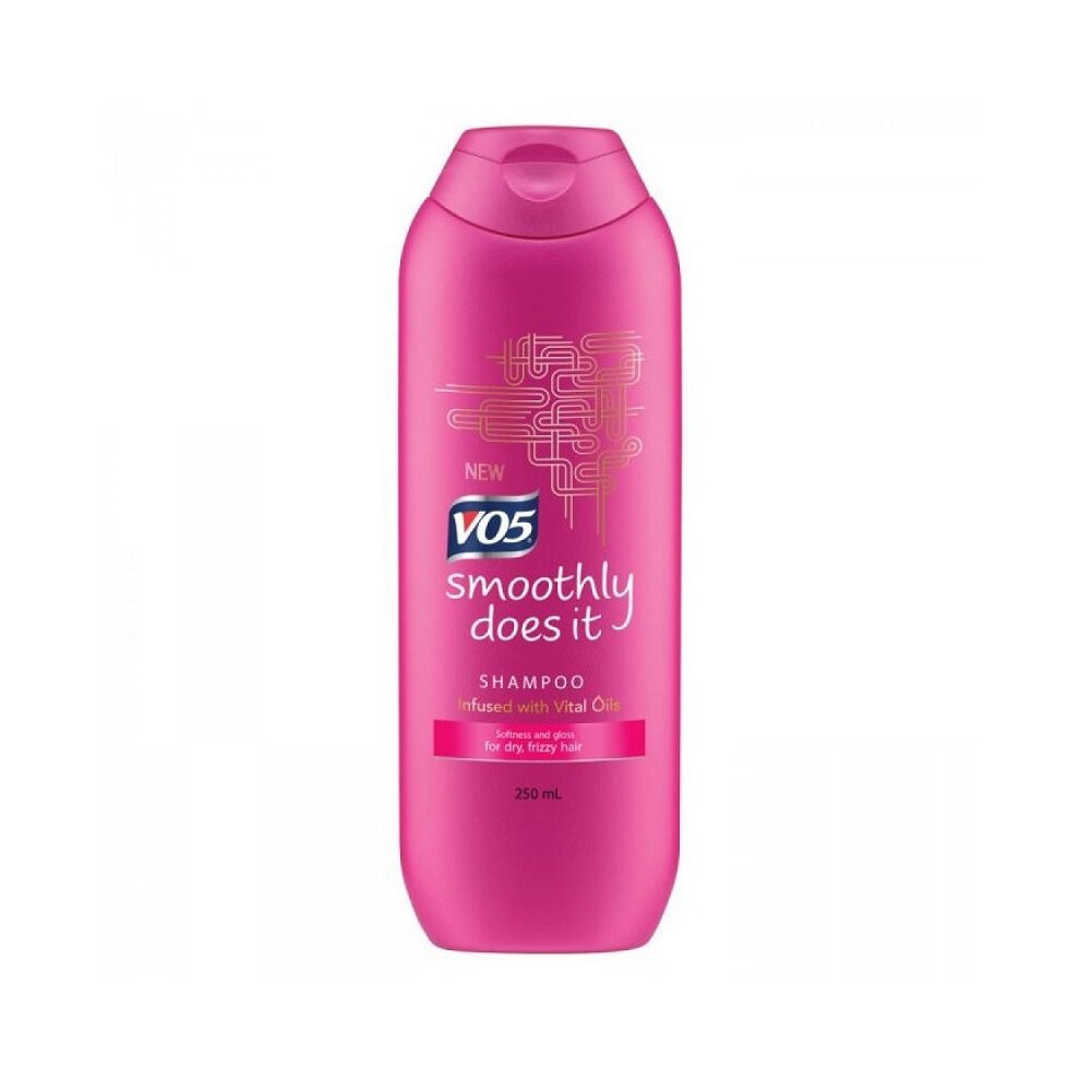 VO5 Smoothly Does It Shampoo 250ml