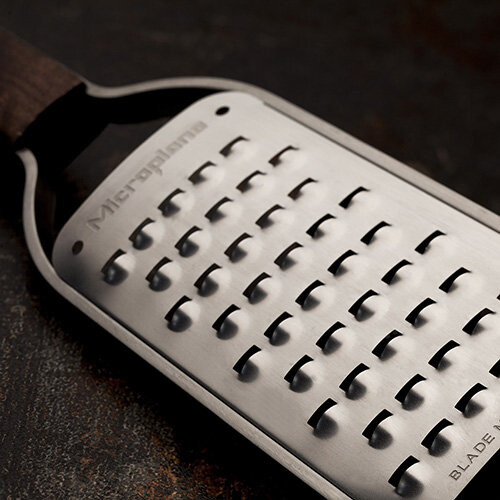 Microplane Microplane Master Series Wood Handle Extra Coarse Grater 1