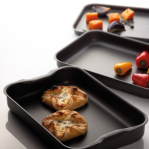 Stellar Stellar Hard Anodised 42 x 30cm Roasting Tray With Handle 1