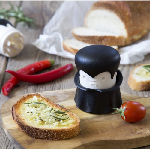 Gracula Garlic Crusher 1
