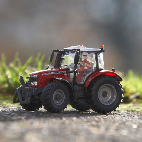 Britains Britains Massey Ferguson 6718S Tractor 1:32 Scale 1