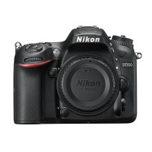 Nikon D7200 Gehäuse + SanDisk Extreme 64GB SD-Karte – 24,2 MP DX-Format DSLR, ISO 25600, Full HD 60p