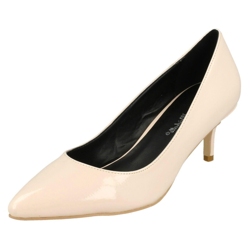 (UK 5, Nude (Ivory)) Ladies Anne Michelle Kitten Heel Crinkle Patent Court Shoes