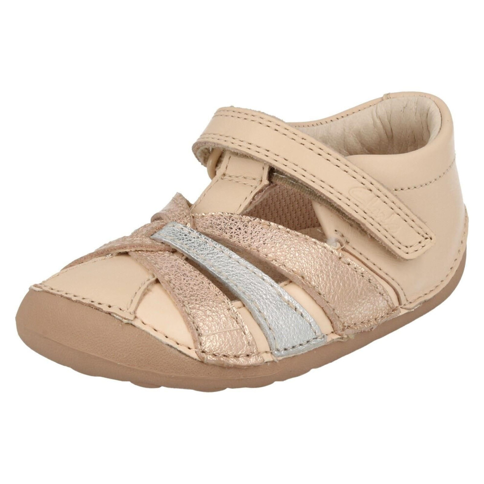 (UK 2 Infant, Rose Gold (Gold)) Girls Clarks Cruiser Shoes Little Mae - F Fit