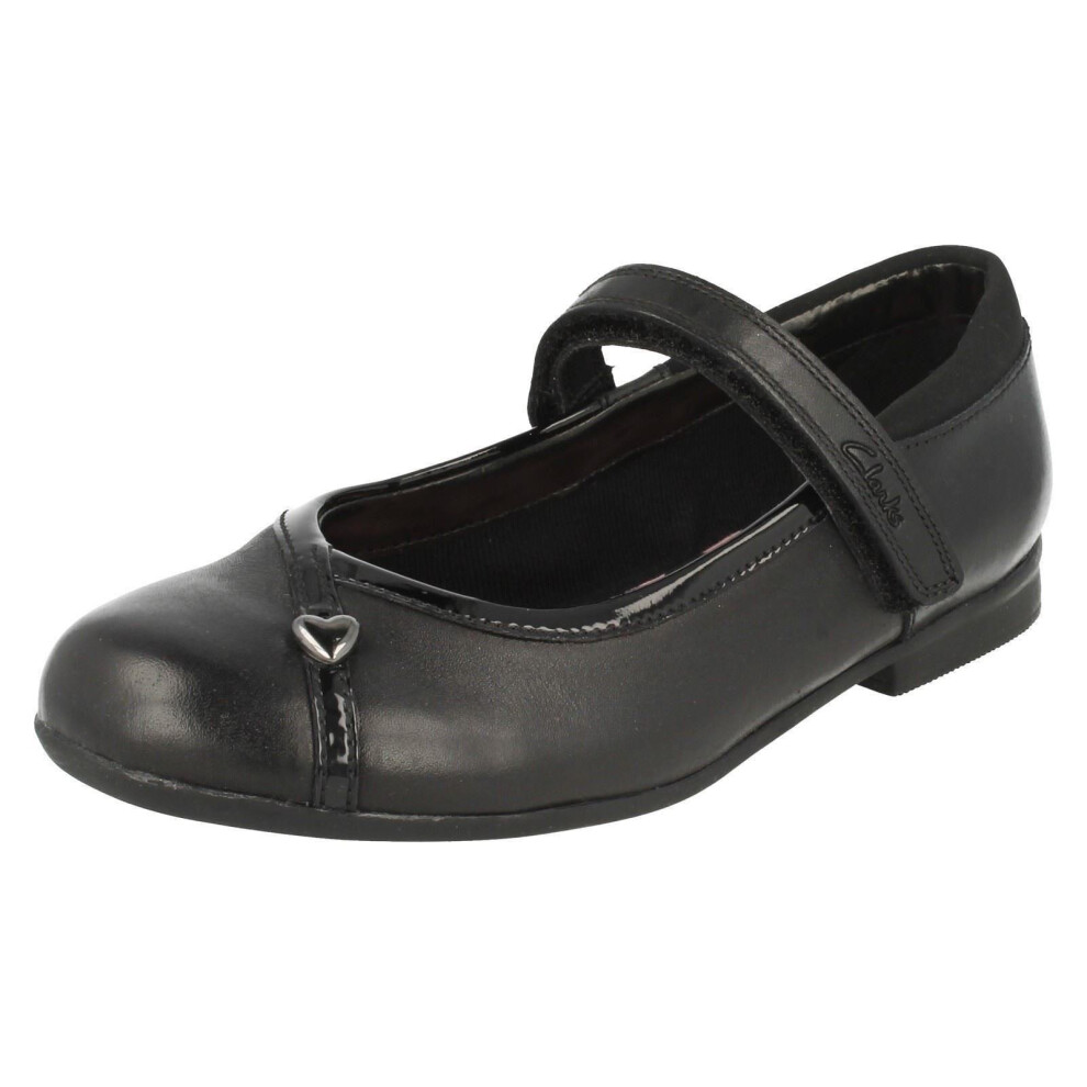 (UK 7.5 Infant, Black) Girls Clarks School Shoes Movello Lo - G Fit