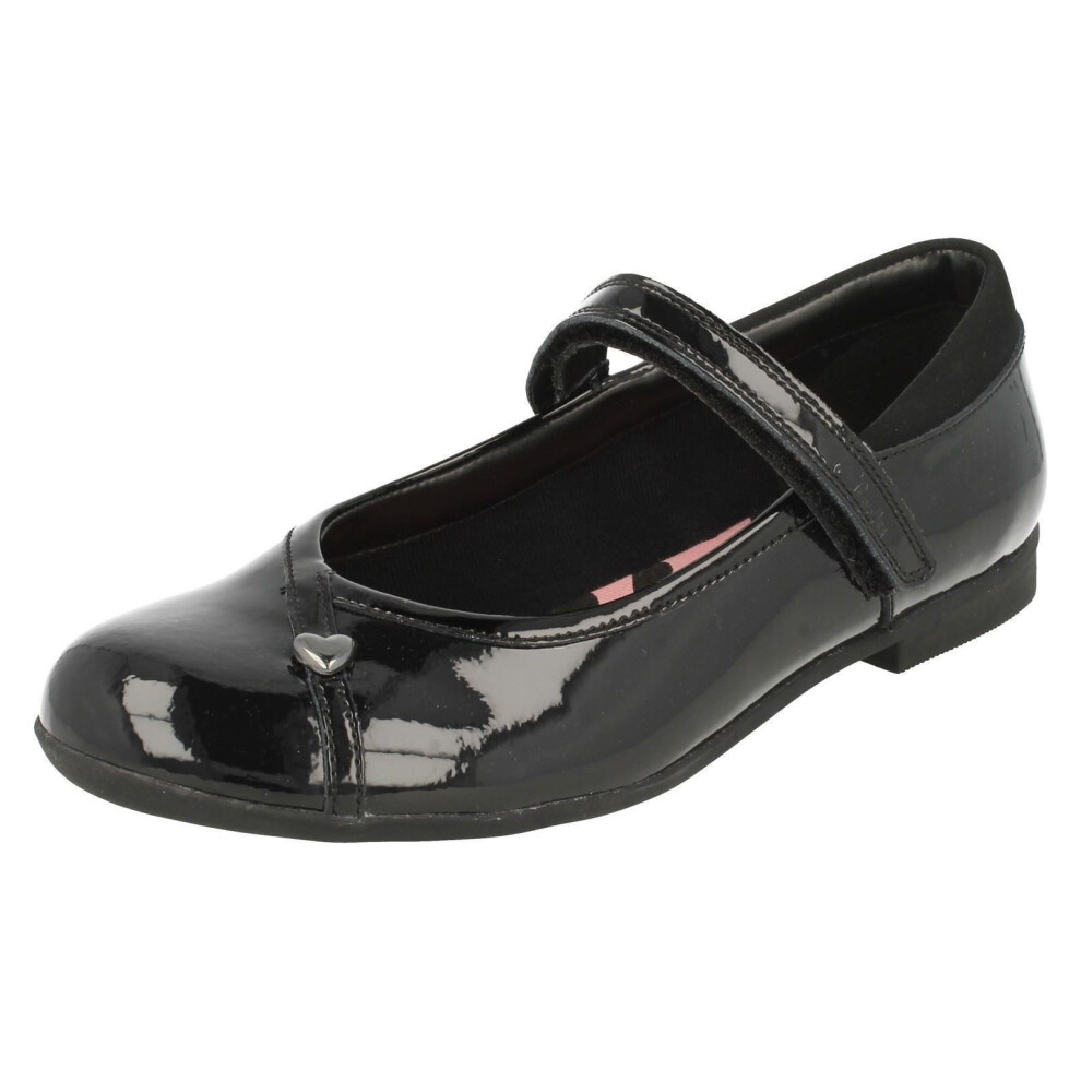 (UK 7 Infant, Black) Girls Clarks School Shoes Movello Lo - E Fit