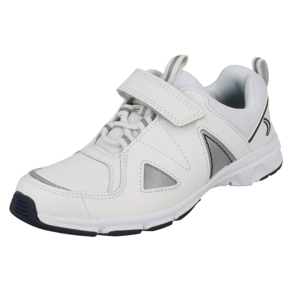 (UK 10 Child, White/Navy (White)) Boys Clarks Sporty Trainers Pass Club - F Fit