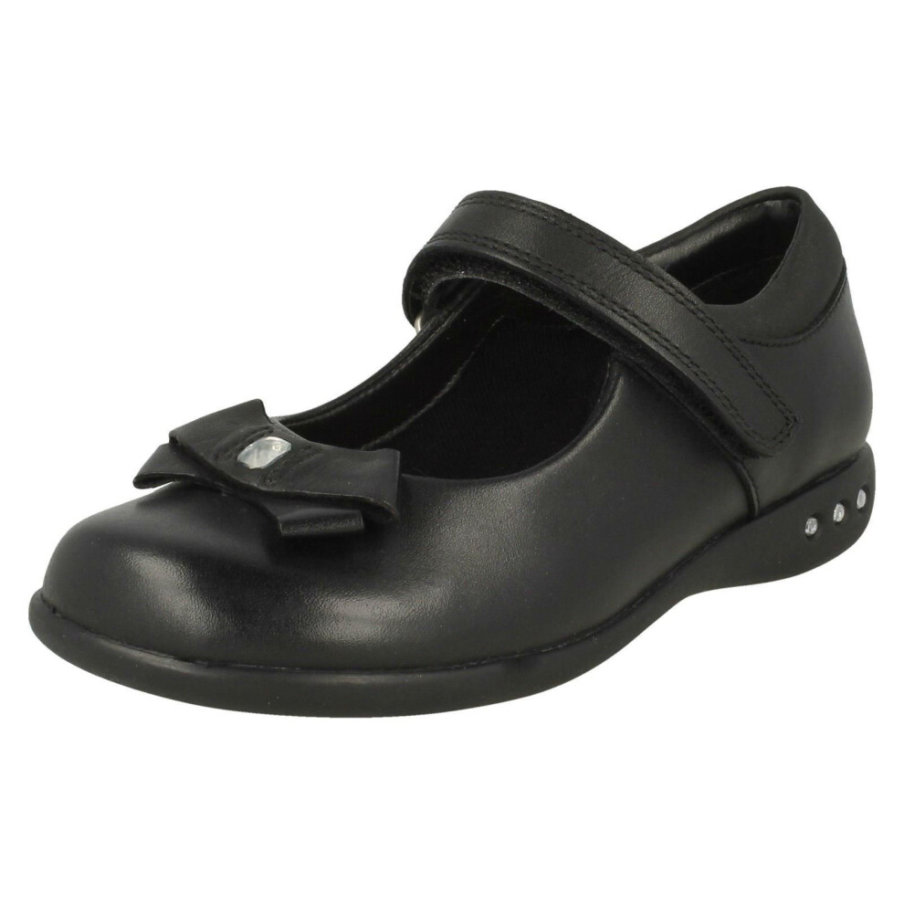 (UK 7 Infant, Black) Girls Clarks Bow Detail School Shoes Prime Skip - E Fit