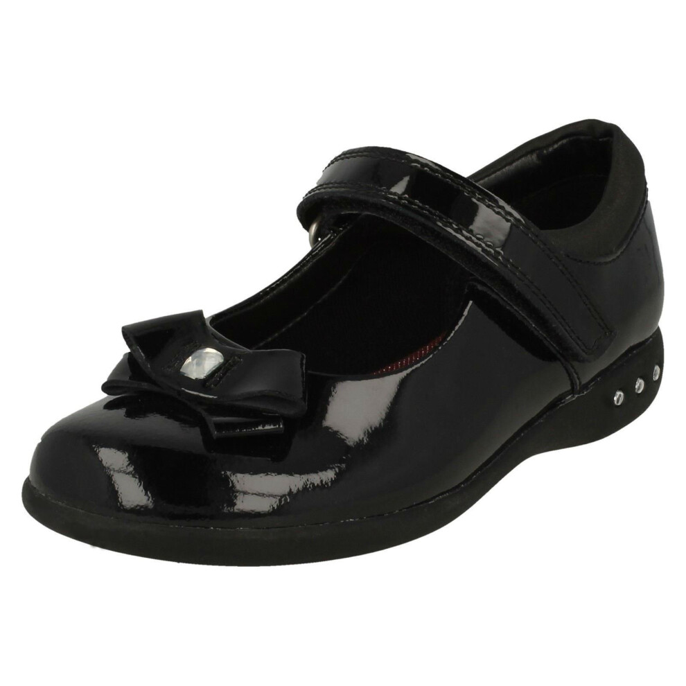 (UK 8 Child, Black) Girls Clarks Bow Detail School Shoes Prime Skip - G Fit