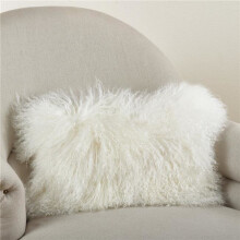 Saro Lifestyle 3564.I1220B 12 x 20 in. Wool Mongolian Lamb Fur Throw Pillow, Ivory