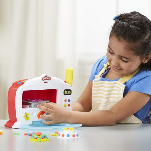 Hasbro Play-Doh Kitchen Creations Magical Oven 2