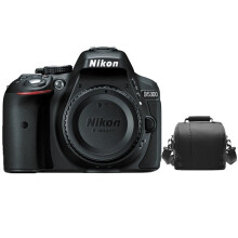 NIKON D5300 Corpo nero + borsa per fotocamera