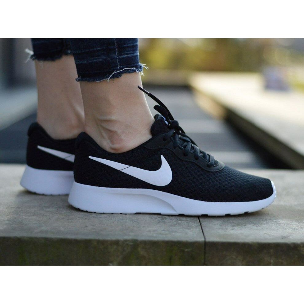 (UK 3.5) Nike Tanjun Running/Walking Trainers 812655-011