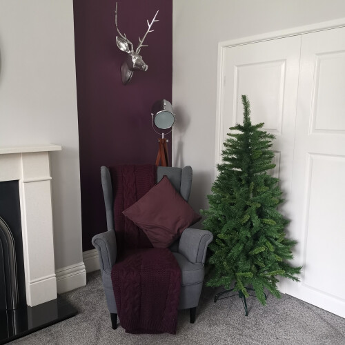 Snow Time 5ft New Duchess Spruce Hinged 446 Tips Green Christmas Tree