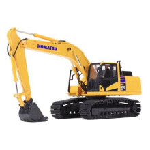 Model auta Komatsu PC210LC-11 Excavator v mierke 1/64 od First Gear.