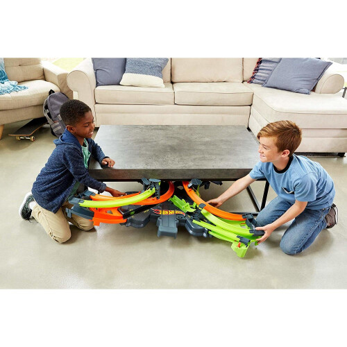 Hot Wheels Hot Wheels Colossal Crash, Figure 8 Track Set 2