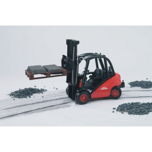 Bruder Bruder 02511 Linde H30D Forklift with Tow Coupling And 2 Pallets 2
