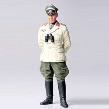 TAMIYA 300036305 - 1:16 Figura di Rommel in marcia Africa