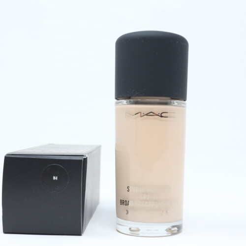 MAC M.A.C Studio Fix Fluid Foundation SPF 15 N4, 30 ml