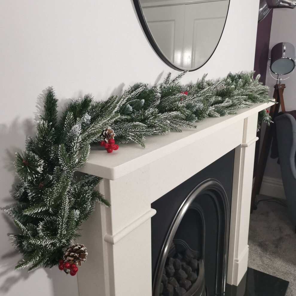Premier 180Cm (6Ft) Festive New Jersey Christmas Garland Pvc Tips With Berries And Cone