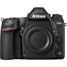 Nikon D780 DSLR-kamera med 24-120 mm objektiv