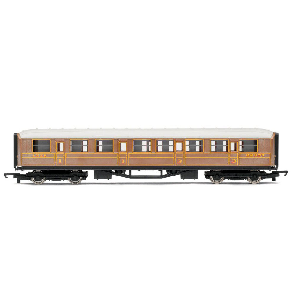 Hornby RailRoad LNER Teak Composite Coach