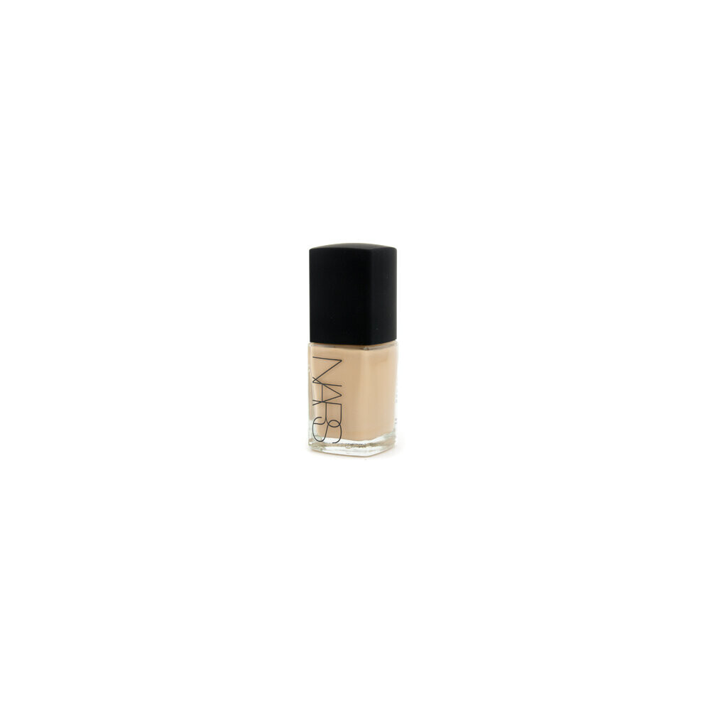 NARS Sheer Glow Foundation - Barcelona (Medium 4 - Medium w/ Golden, Peachy Undertone) 30ml/1oz