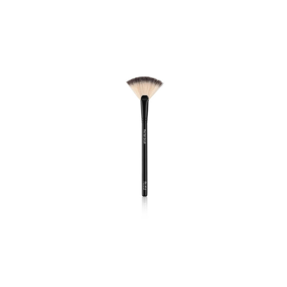 Rodial Fan Brush