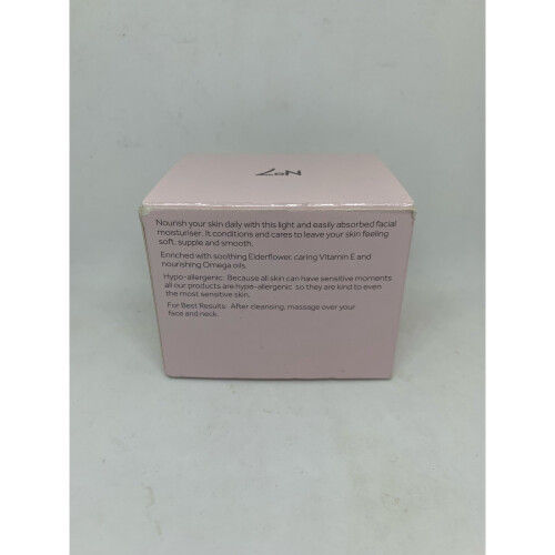 Boots No7 No7 Essential Moisture Day Cream 50ml 1