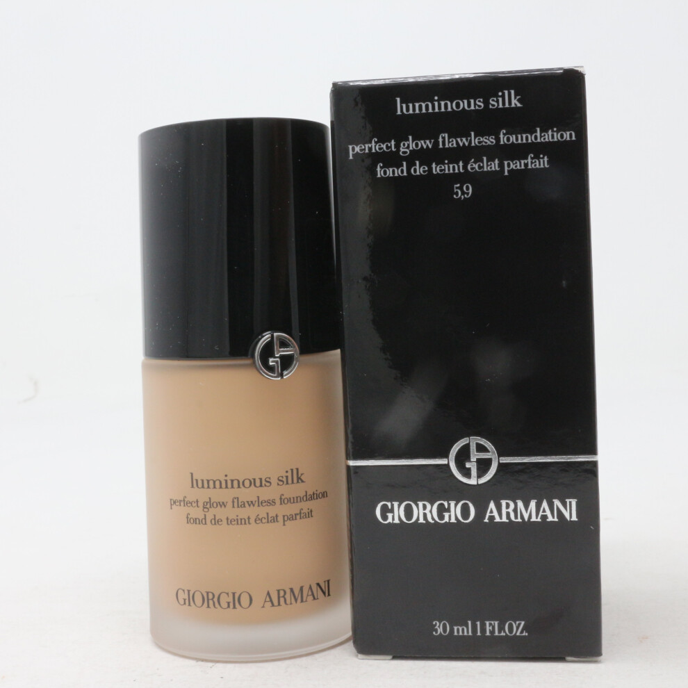 (5.9) Giorgio Armani Luminous Silk Foundation  1oz/30ml New With Box