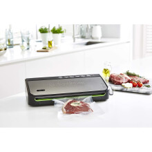 Foodsaver Food Vacuum Sealer Machine with Integrated Roll Storage, Bag Cutter & Delicate Food Mode, Includes Assorted Vacuum Sealer Bags, FFS005