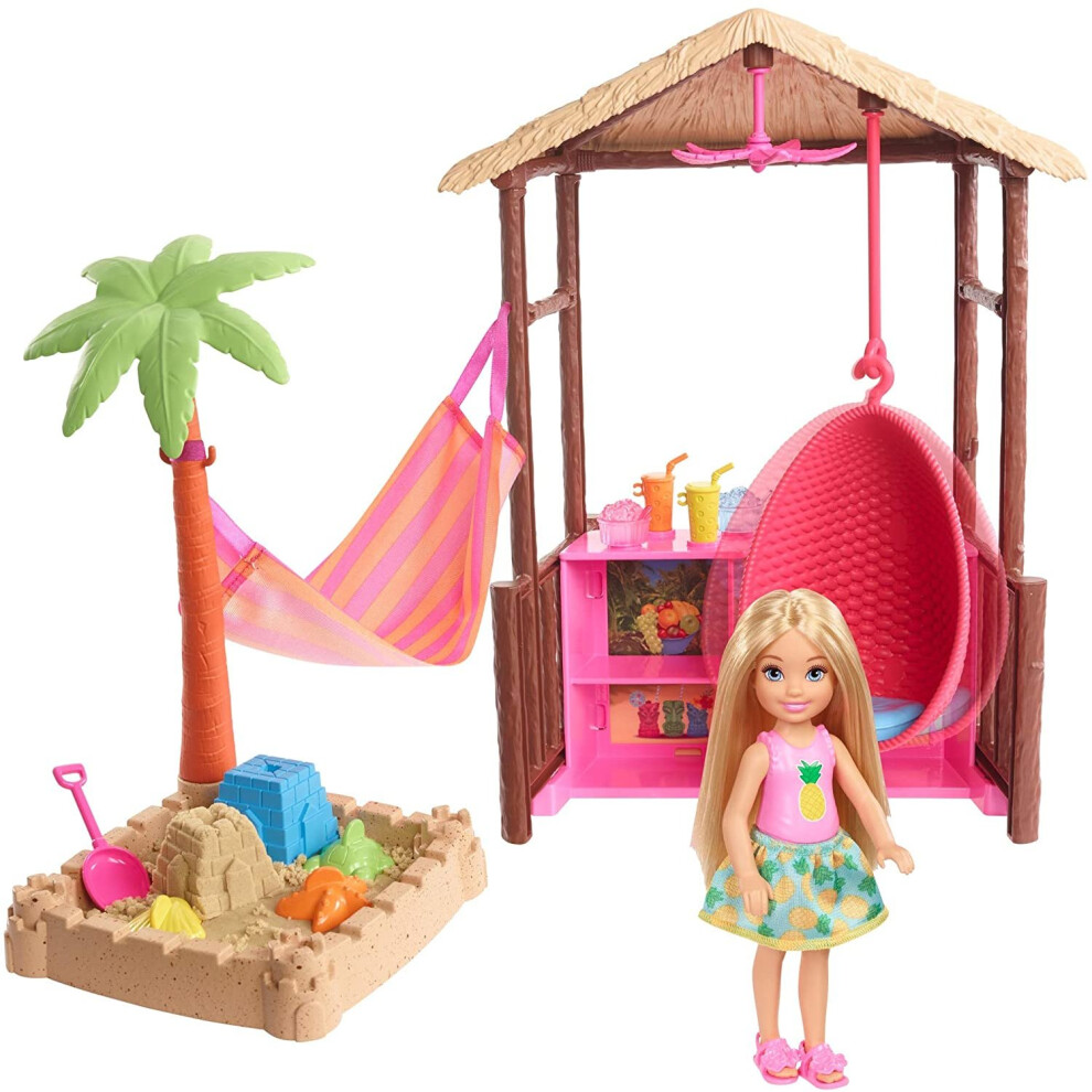 Barbie FWV24 Chelsea Tiki Playset with Small Blonde Doll, Hut with Swing, Hammock, Moldable Sand and Accessories, Multicolour