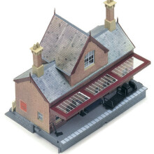 HORNBY R8007 Booking Hall Kit - Detailed Model Railway Station Building