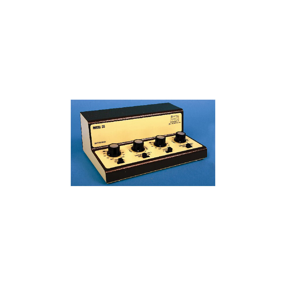 Gaugemaster Twin Track Cased Controller W/ Simulation Gmc-Ds Small